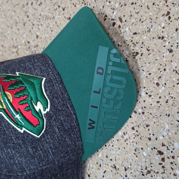 Minnesota Wild Men's Fitted Hat Size L/XL - Picture 3 of 5